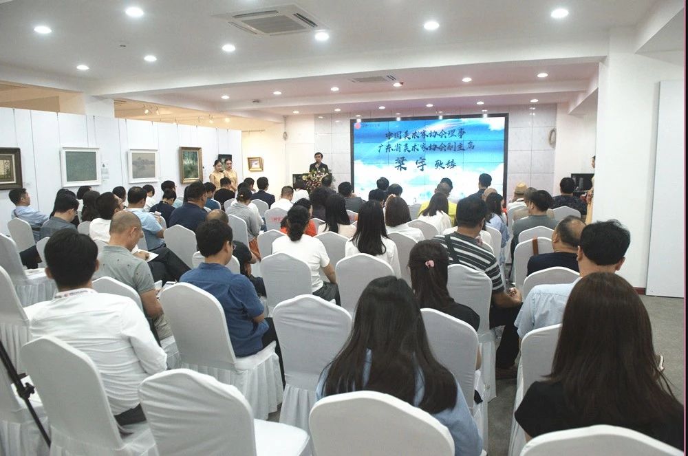 5af7082e21b10.jpg