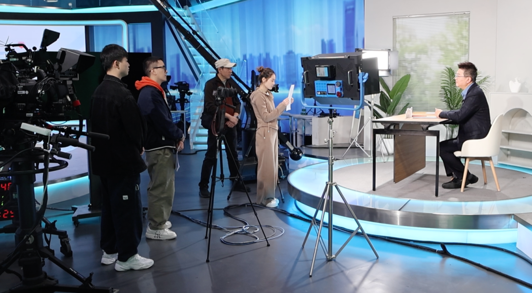 69369563b8293.png 69369563b8293.png